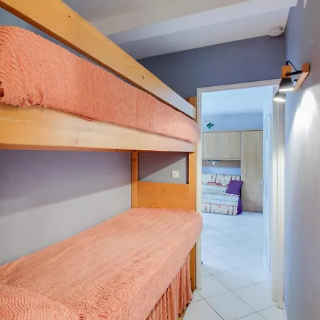 A Cauterets: 4 Pers, Parking, Proche Telecabine Et Centre - Fr-1-401-48